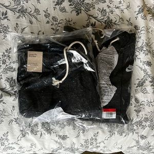 Women’s Nike sweatsuit, size Large, black with white speckles, zip top hoodie